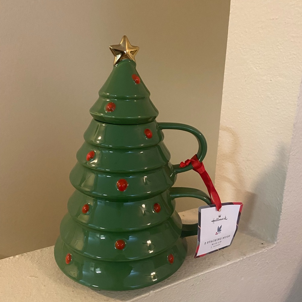 Hallmark Green Christmas Tree 2  Mug Set. Stackable. NWT.